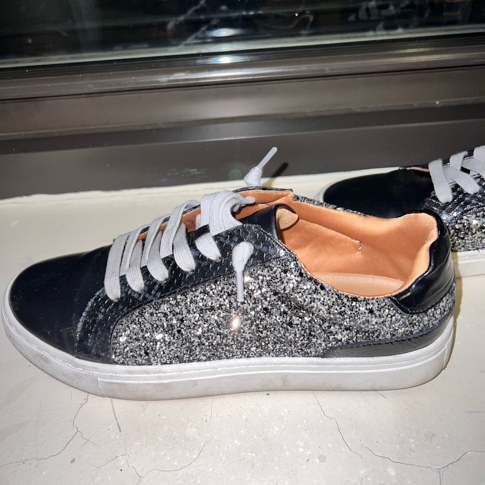 Dolce Vita Zina Sneakers In Black Metallic Glitter